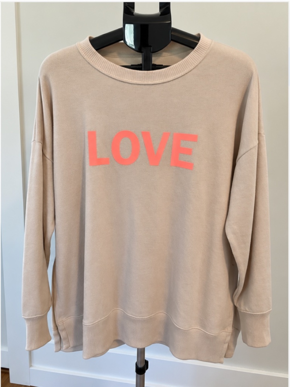 Aerie Soft LOVE Graphic Sweatshirt Beige-PinkCrewneck Sweatshirt Medium